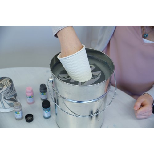 Mramorovací barva Magic Marble 20 ml MADEMOISELLE RŮŽOVÁ - 732_KREUL_Marmorierfarben_matt_Becher_Step 4.jpg