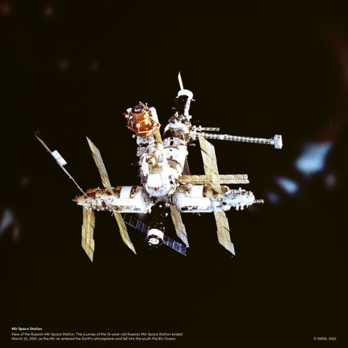 Poznámkový kalendář NASA 2024, 30 × 30 cm - obrázek