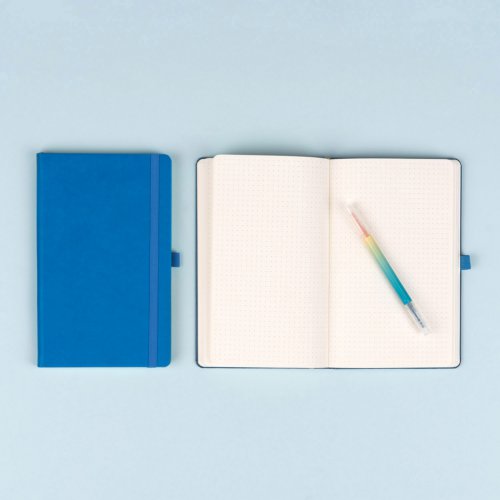 Notes Modrý, tečkovaný, 13 × 21 cm - obrázek