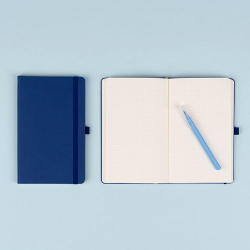 Notes Tmavě modrý, tečkovaný, 13 × 21 cm - obrázek